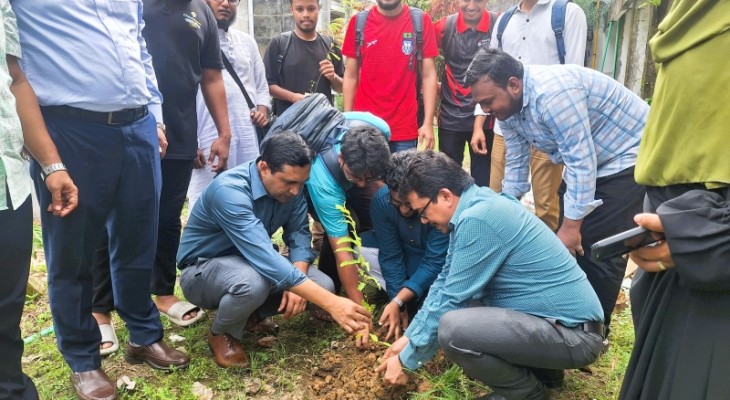 চবিতে ‘আওয়ার গ্রিন ক্যাম্পাসের’ বৃক্ষরোপণ কর্মসূচি